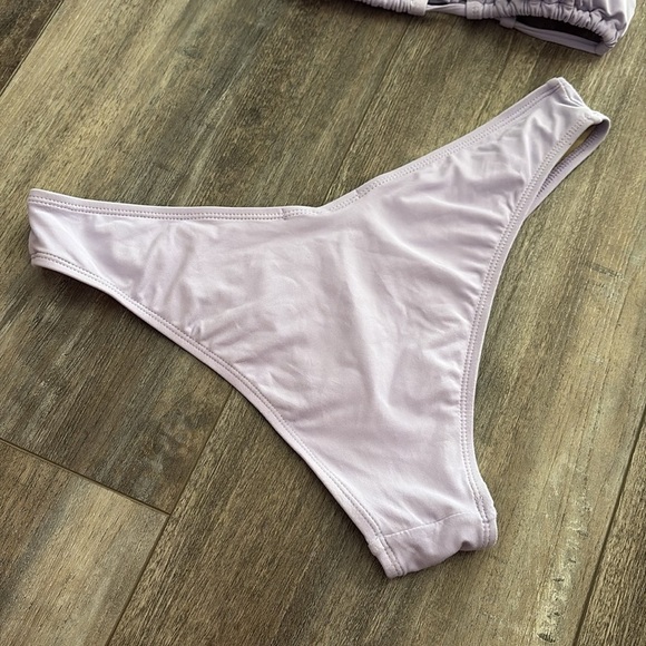 WeWoreWhat bikini set with V-Shape bottoms and triangle top - Picture 7 of 10